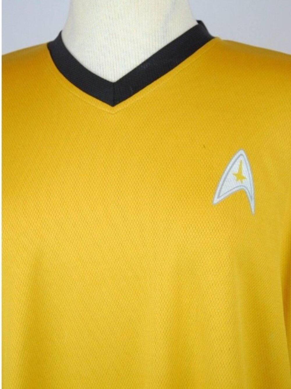 NWT Kelloggs Star Trek Mens XLarge Yellow Short Sleeve Tee V-Neck Halloween